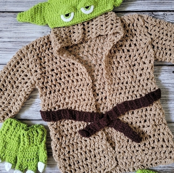 Baby Yoda Hand Crochet Costume Halloween Costume NEW - Picture 9 of 11